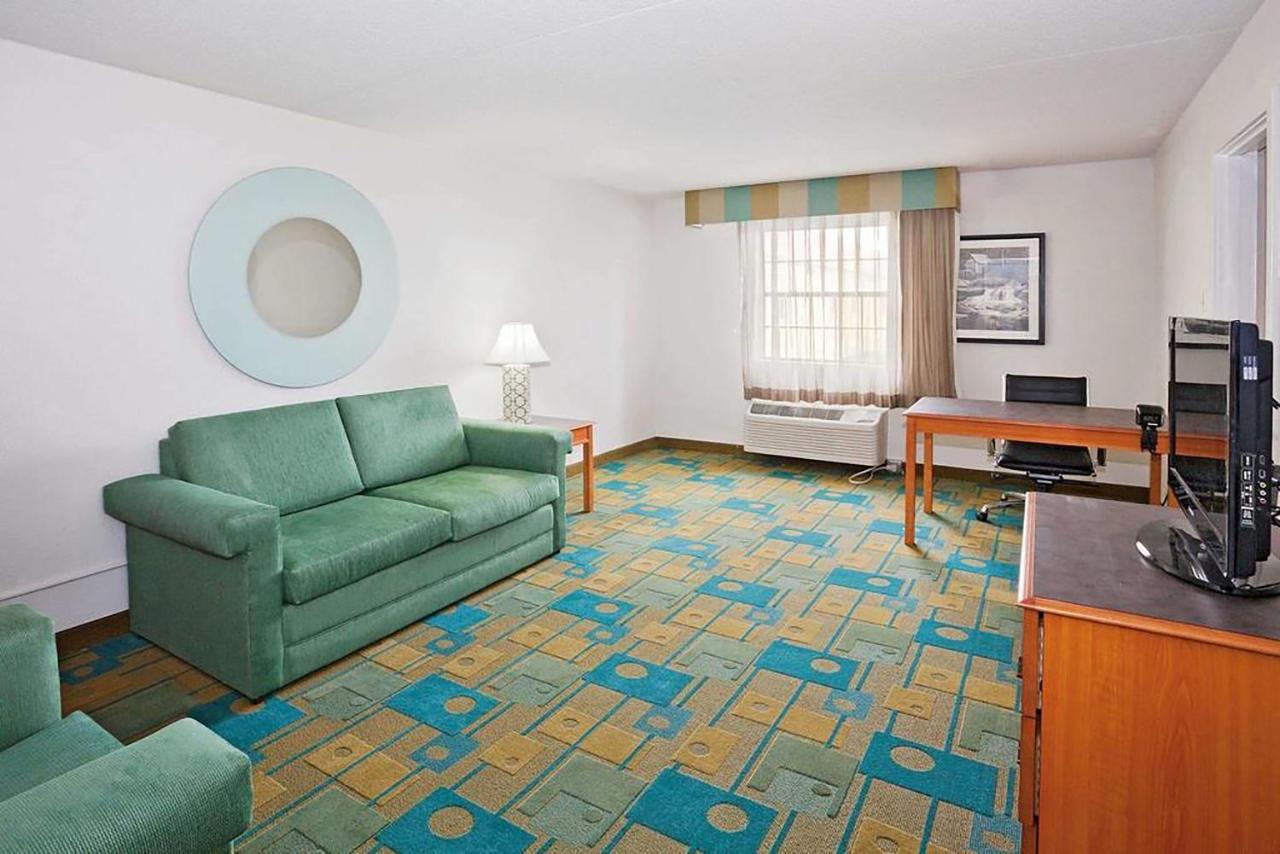 Norwood Inn & Suites Merrillville Exteriér fotografie